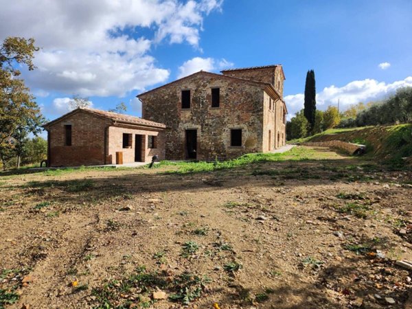 casale in vendita a Lucignano in zona Pieve Vecchia