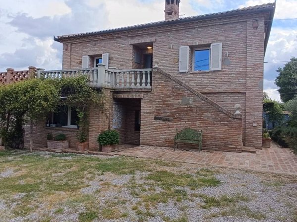 casa indipendente in vendita a Lucignano in zona Pieve Vecchia
