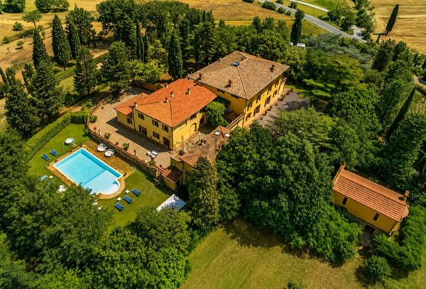 casa indipendente in vendita a Lucignano