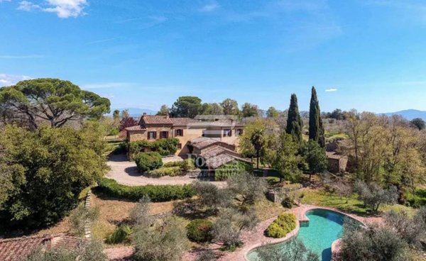 casa indipendente in vendita a Lucignano