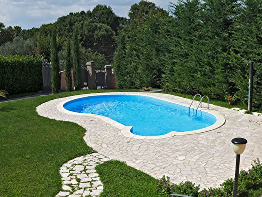 casa indipendente in vendita a Lucignano