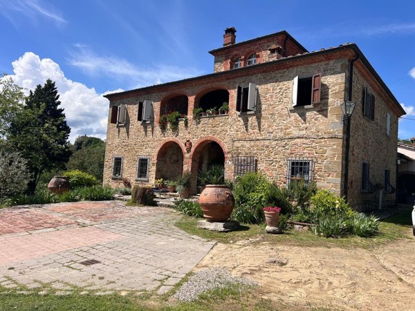 casa indipendente in vendita a Lucignano