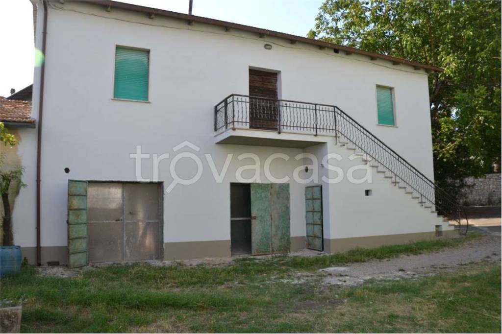 casa indipendente in vendita a Lucignano