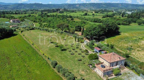 casa indipendente in vendita a Lucignano in zona Pieve Vecchia