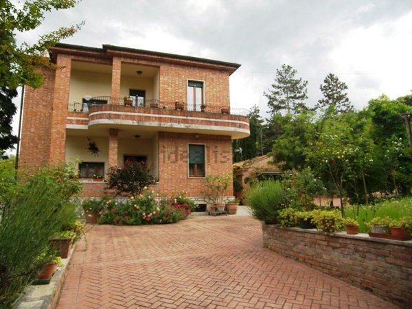 casa indipendente in vendita a Lucignano in zona Pieve Vecchia