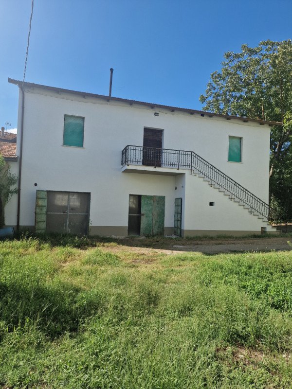 casa indipendente in vendita a Lucignano