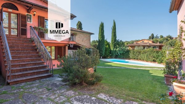 casa indipendente in vendita a Lucignano