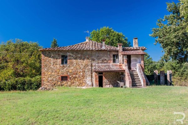 casa indipendente in vendita a Lucignano in zona Calcione