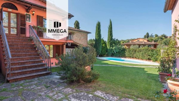 casa indipendente in vendita a Lucignano