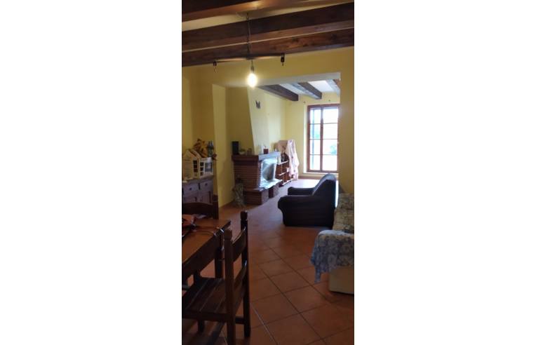 casa indipendente in vendita a Lucignano