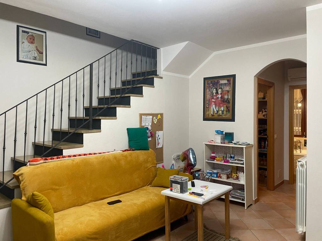 casa indipendente in vendita a Marciano della Chiana in zona Cesa