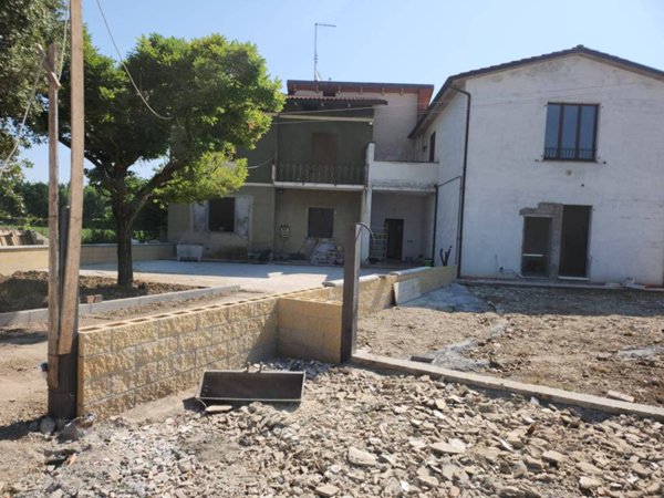 appartamento in vendita a Marciano della Chiana in zona Cesa
