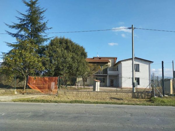 casa indipendente in vendita a Marciano della Chiana