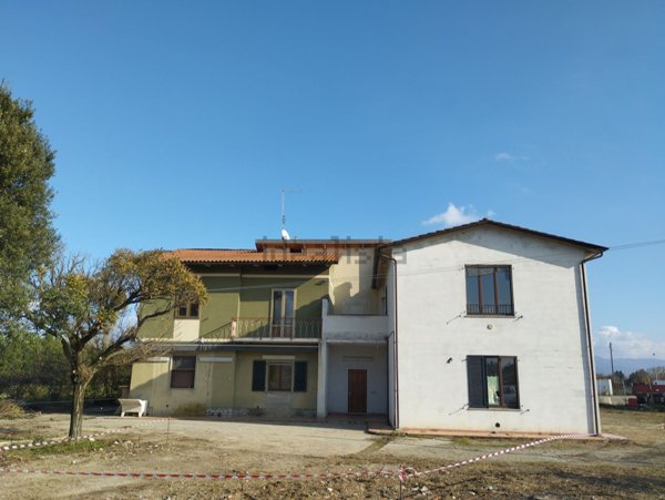 casa indipendente in vendita a Marciano della Chiana