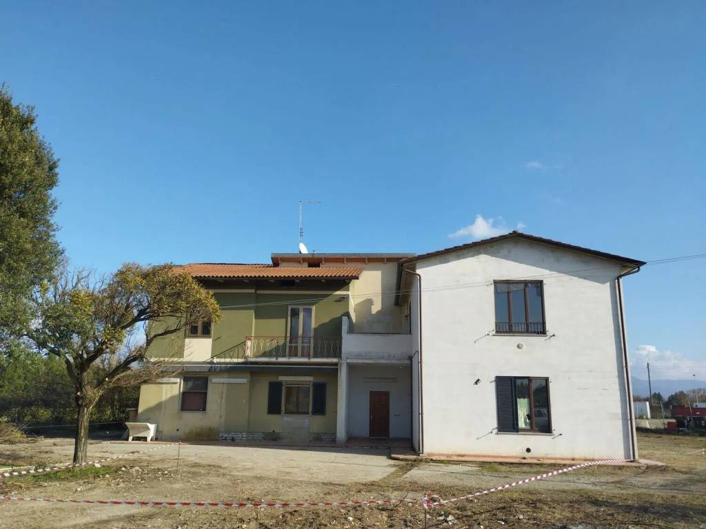 casa indipendente in vendita a Marciano della Chiana in zona Cesa
