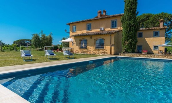 casale in vendita a Marciano della Chiana in zona Cesa