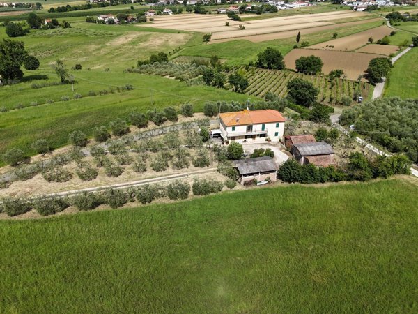 casa indipendente in vendita a Marciano della Chiana in zona Cesa