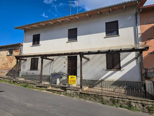 appartamento in vendita a Marciano della Chiana in zona Cesa