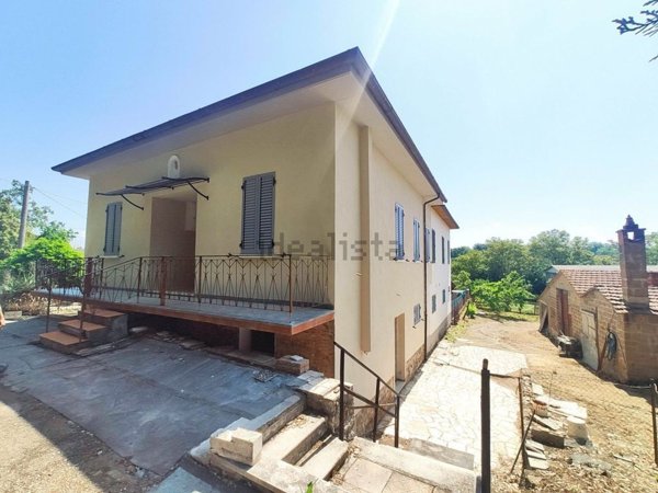 casa indipendente in vendita a Marciano della Chiana