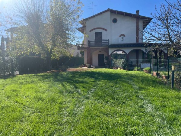 casa indipendente in vendita a Marciano della Chiana in zona Cesa