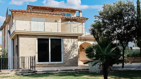 casa indipendente in vendita a Marciano della Chiana