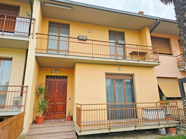 casa indipendente in vendita a Marciano della Chiana in zona Cesa