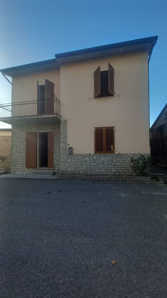 casa indipendente in vendita a Montemignaio