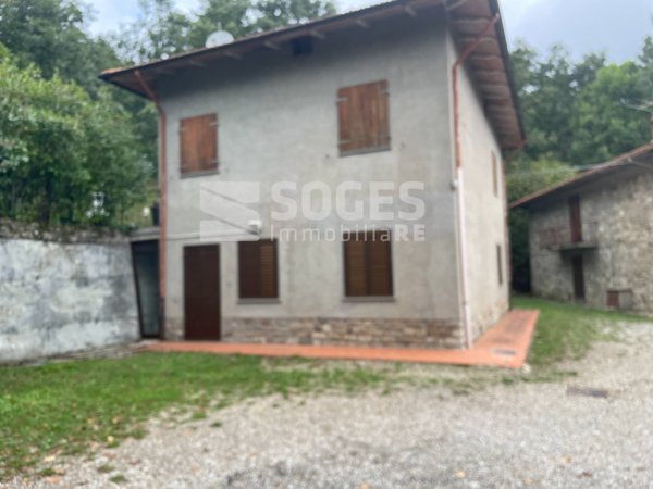 casa semindipendente in vendita a Montemignaio