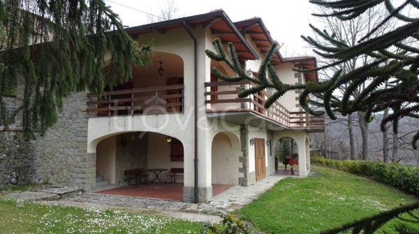 casa indipendente in vendita a Montemignaio in zona Cerreto
