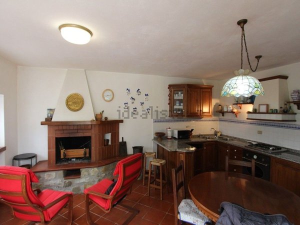 casa indipendente in vendita a Montemignaio