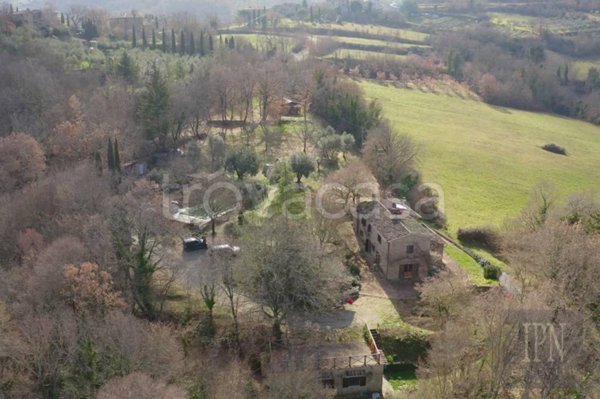 casa indipendente in vendita a Monterchi