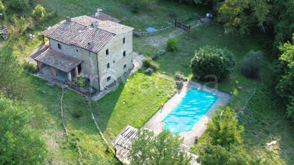 casa indipendente in vendita a Monterchi