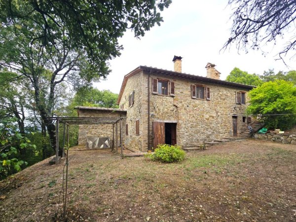 casa indipendente in vendita a Monterchi