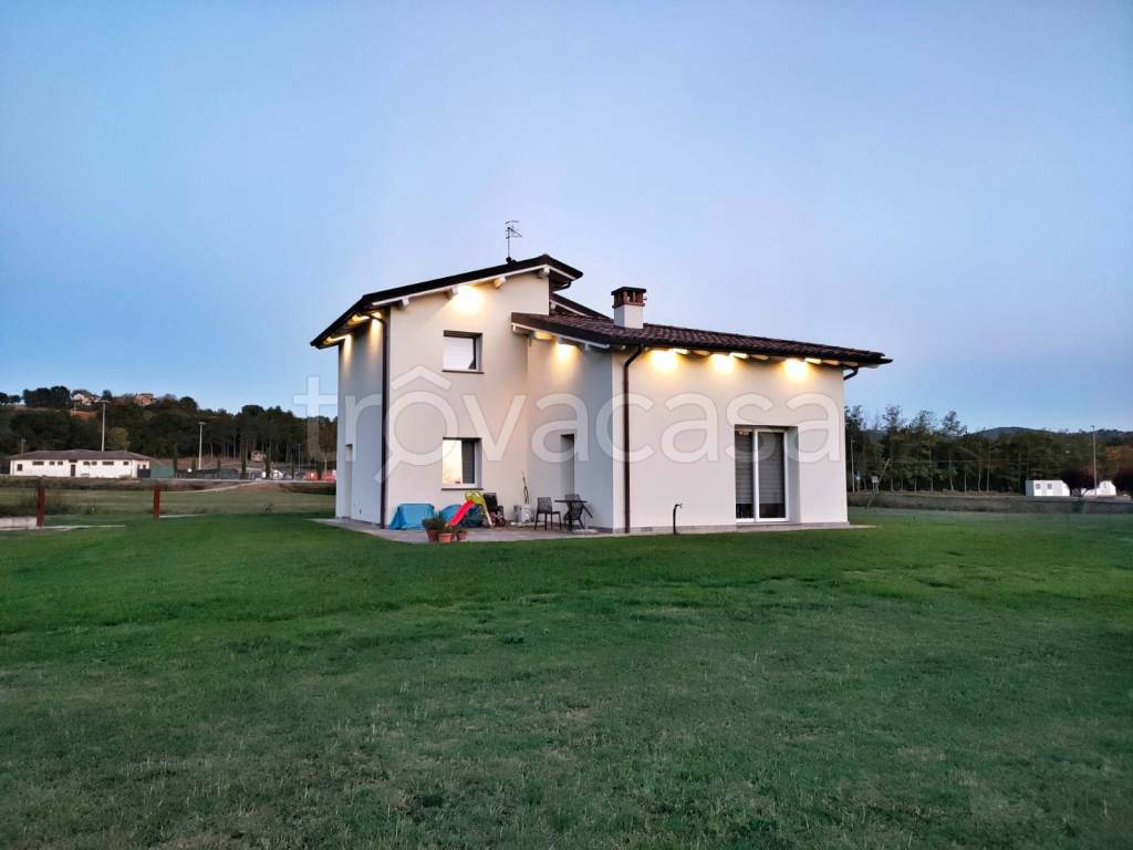 casa indipendente in vendita a Monterchi