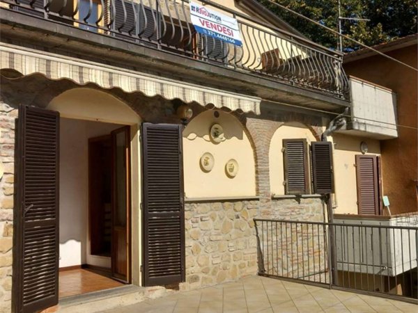 casa indipendente in vendita a Monterchi in zona Le Ville