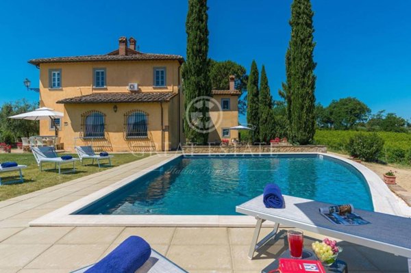 casa indipendente in vendita a Monte San Savino in zona Alberoro