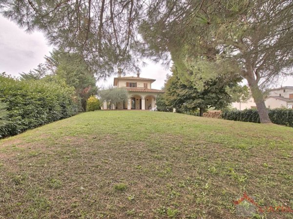 casa indipendente in vendita a Monte San Savino in zona Alberoro