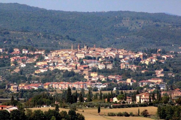 casa indipendente in vendita a Monte San Savino in zona Verniana