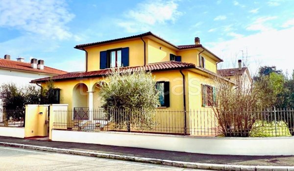 casa indipendente in vendita a Monte San Savino in zona Montagnano