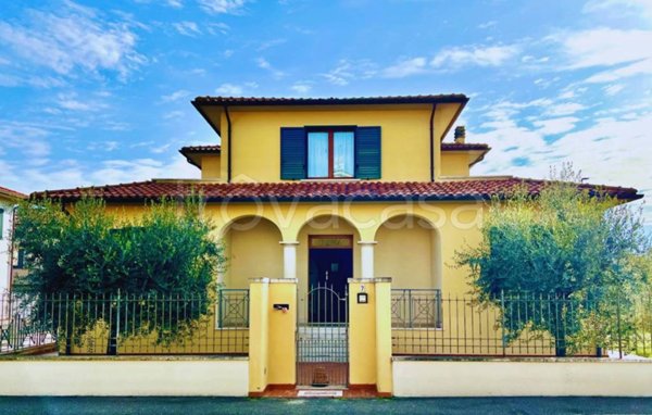 casa indipendente in vendita a Monte San Savino in zona Montagnano