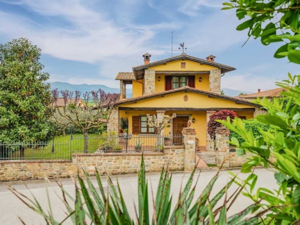 casa indipendente in vendita a Monte San Savino in zona Alberoro
