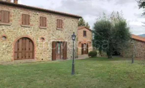 appartamento in vendita a Monte San Savino in zona Alberoro