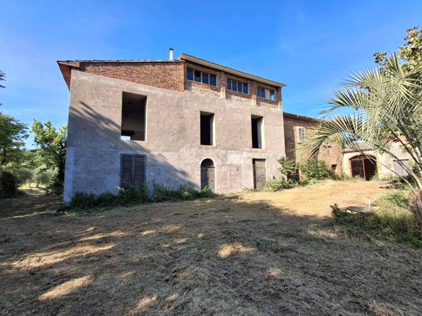 casa indipendente in vendita a Monte San Savino in zona Alberoro