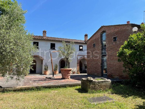 casa indipendente in vendita a Monte San Savino in zona Montagnano