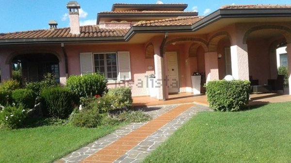 casa indipendente in vendita a Monte San Savino in zona Montagnano