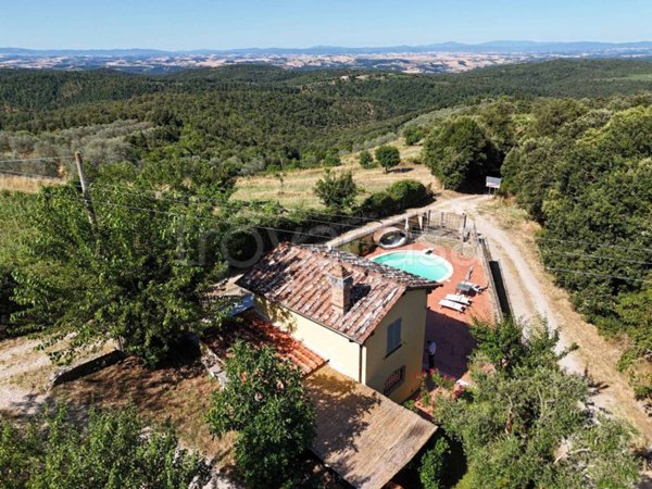 casa indipendente in vendita a Monte San Savino in zona Palazzuolo