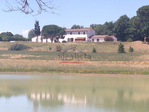 casale in vendita a Monte San Savino in zona Alberoro