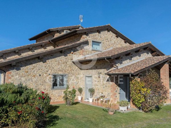 casa indipendente in vendita a Monte San Savino in zona Montagnano