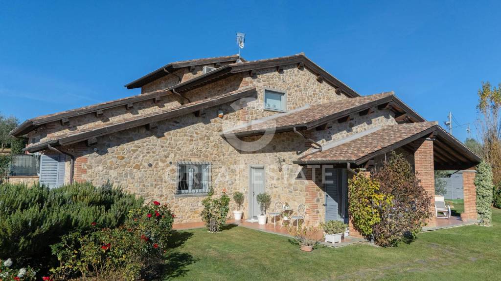 casa indipendente in vendita a Monte San Savino in zona Montagnano