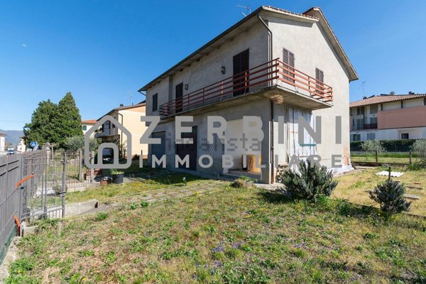 casa indipendente in vendita a Monte San Savino in zona Alberoro